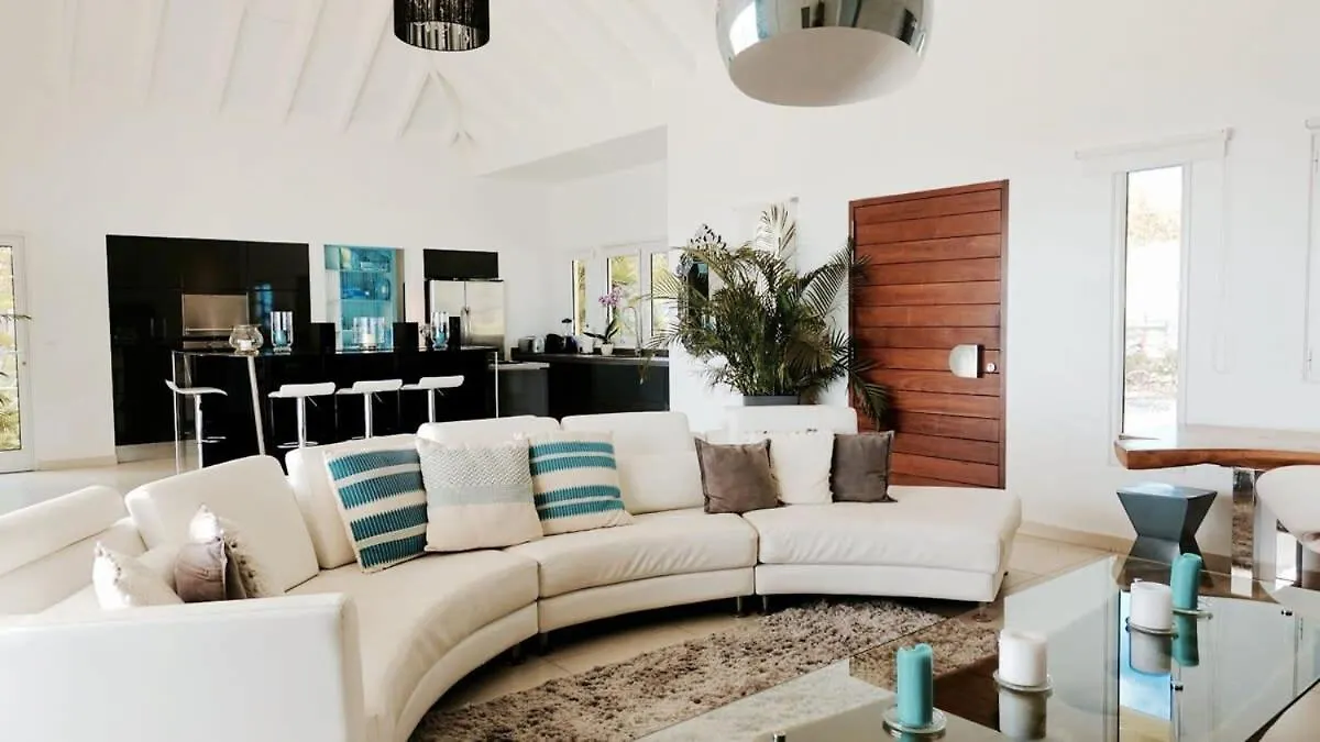 Exceptional Villa on the Heights of Lurin Gustavia