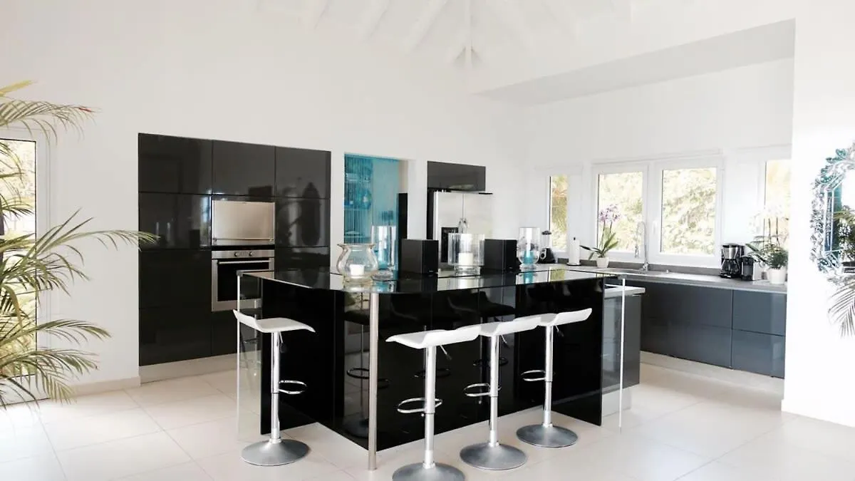 Exceptional Villa on the Heights of Lurin Gustavia