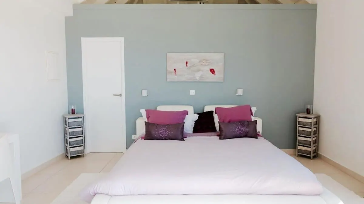 Exceptional Villa on the Heights of Lurin غوستافي
