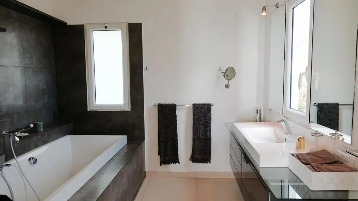 Exceptional Villa on the Heights of Lurin غوستافي سانت بارتيليمي