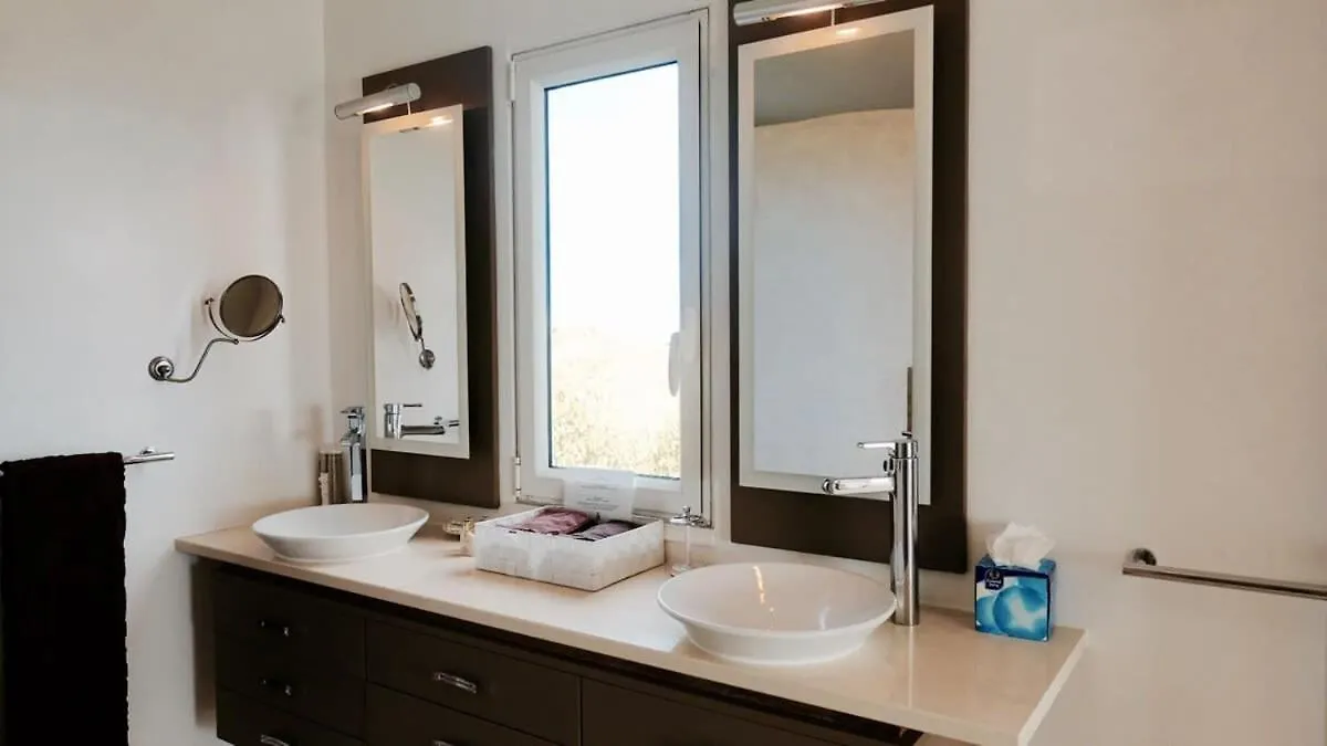 Exceptional Villa on the Heights of Lurin غوستافي